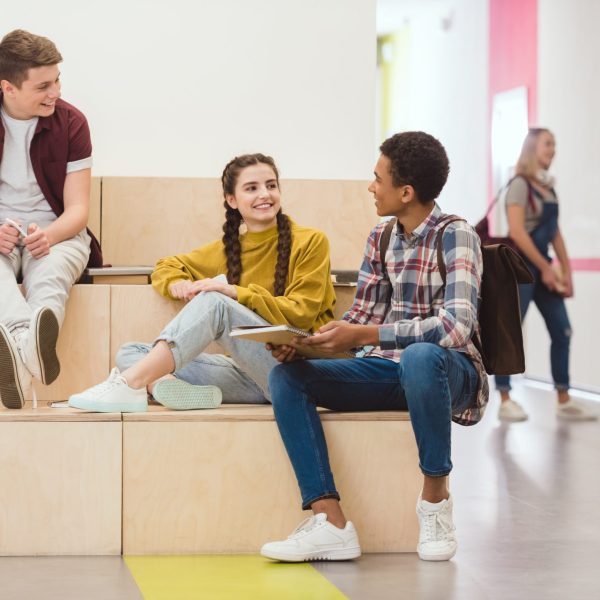 Teenagers with healthy minds participate in group activity